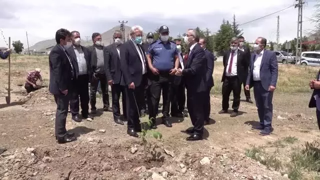 Kahramanmaraş Büyükşehir Belediyesinden yanan ormanlık alanların ağaçlandırılması için 10 bin fidan