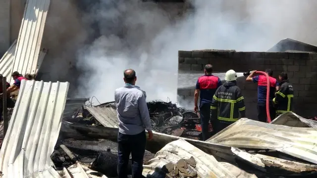 Kullanılmayan eski fabrikada korkutan yangın