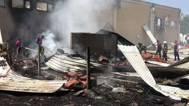 Kullanılmayan eski fabrikada korkutan yangın