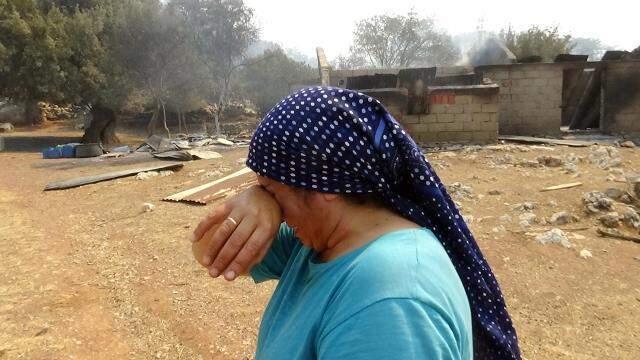 Marmaris'te alevler yeniden şiddetlendi, Datça karayolu ulaşıma kapandı Marmaris'te alevler yeniden şiddetlendi, Datça karayolu ulaşıma kapandı