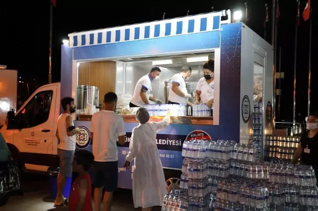 Marmaris'te ilk belirlemelere göre 1 fabrika, 27 ev ve 1 araç yandı