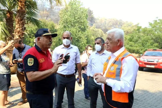 Marmaris'te ilk belirlemelere göre 1 fabrika, 27 ev ve 1 araç yandı