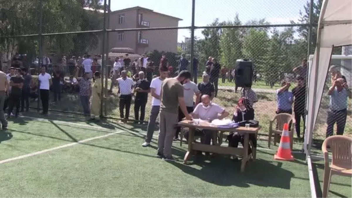Orman işçisi olmak için başvuran 73 kişi zorlu parkurda yarıştı