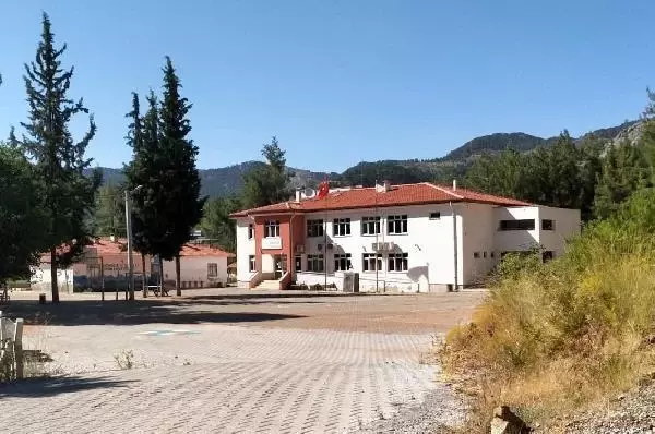 Ormancılara su taşırken hayatını kaybeden Şahin, son yolculuğuna uğurlandı