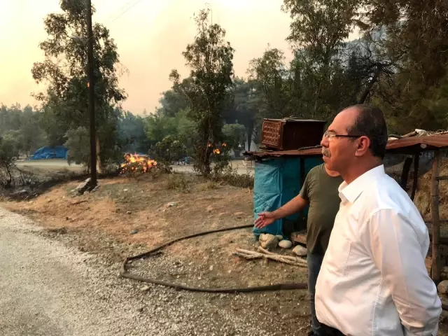 Son dakika haber: Osmaniye Milletvekili Durmuşoğlu yangın bölgesinde gözyaşlarına hakim olamadı