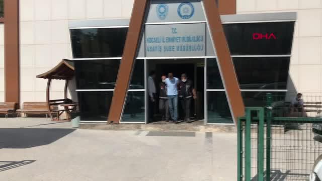 otomobildeki kisiyi tabancayla vurarak oldure 2 14297566 o