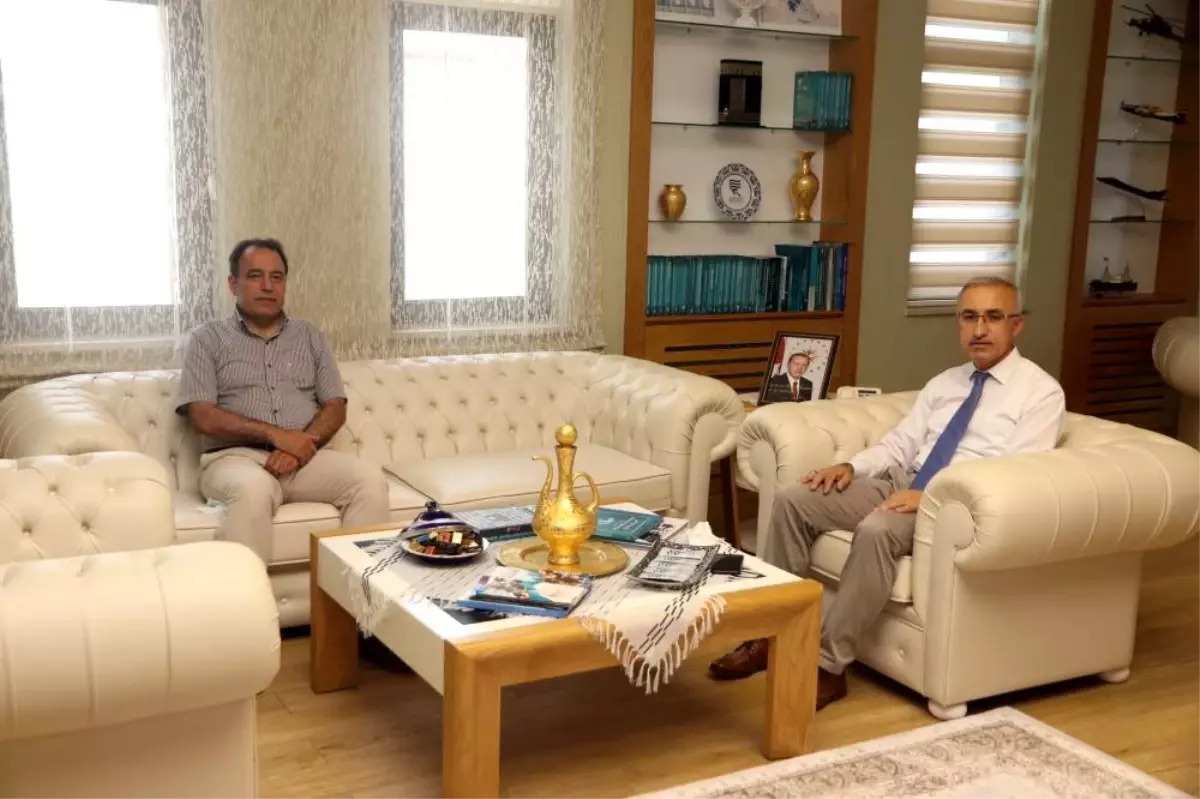 Rektörümüze Mevkidaşından Ziyaret