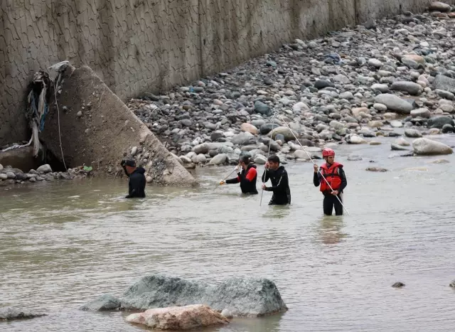 Rize'deki sel ve heyelanda kaybolan 2 kişiyi arama çalışmaları devam ediyor