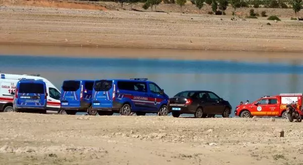 SARIMSAKLI BARAJI GÖLETİNDE KAYIP 3 KİŞİ ARANIYOR