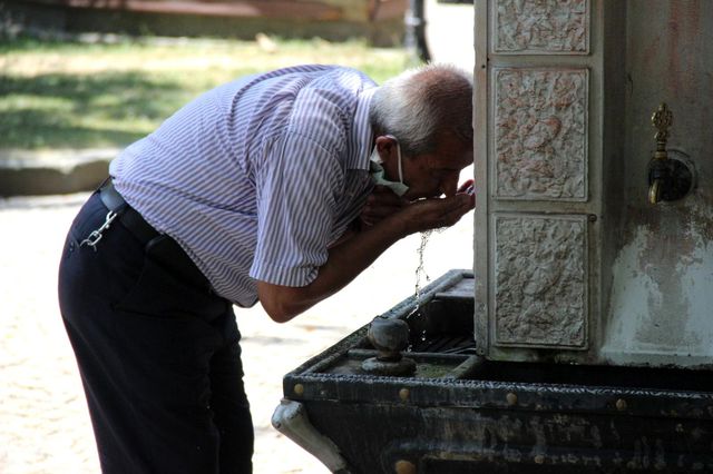 sicaktan bunalan vatandaslar kendilerini soka 2 14298206 o