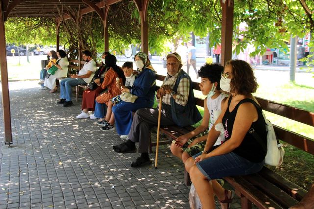 sicaktan bunalan vatandaslar kendilerini soka 5 14298206 o