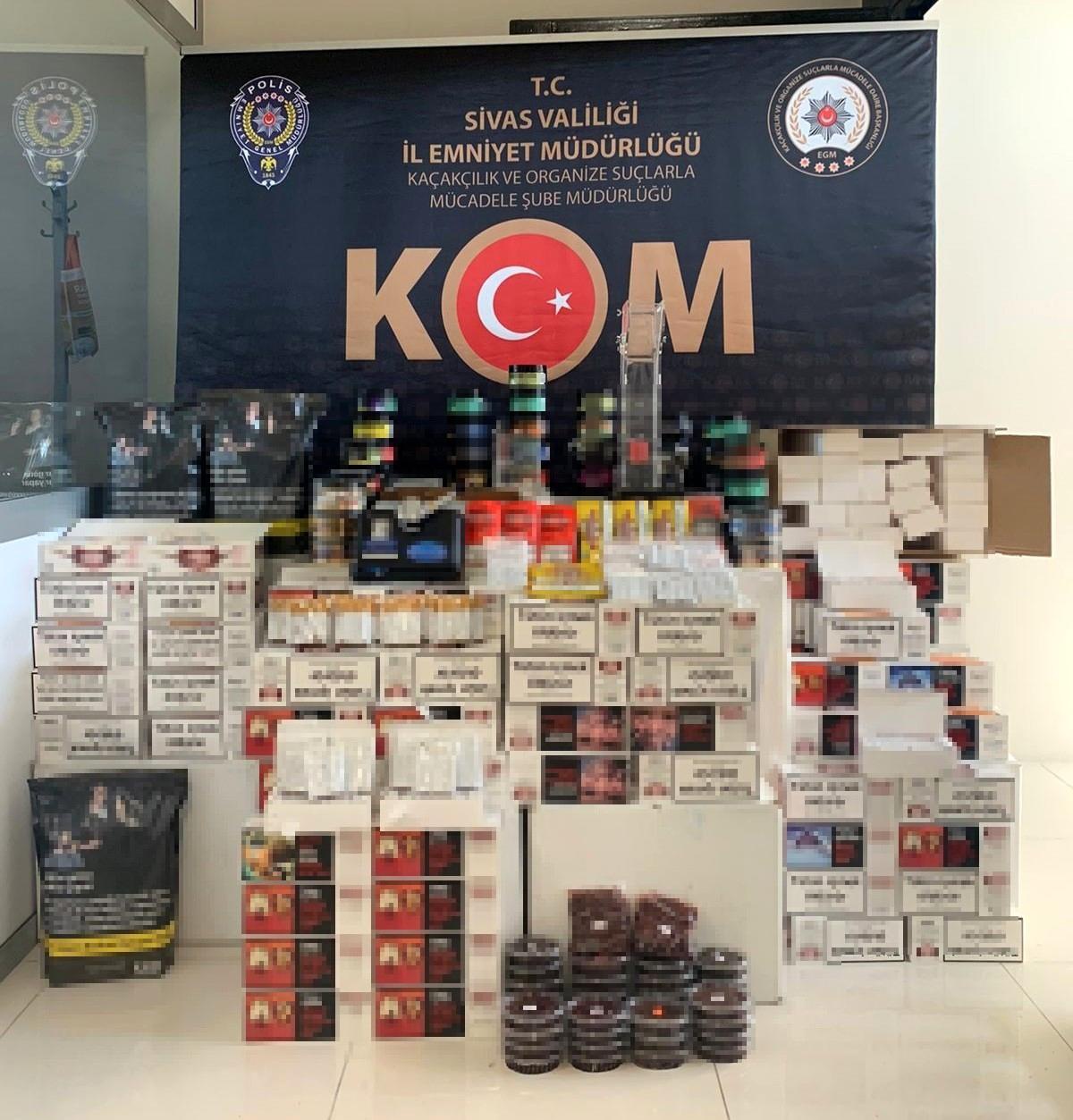 Sivas'ta kaçakçılık operasyonu: 102 bin 600 adet makaron ele geçirildi - Vimarsana News