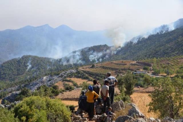 soma'daki yangın kontrol altına alındı! 20 noktada ekiplerin mücadelesi devam ediyor