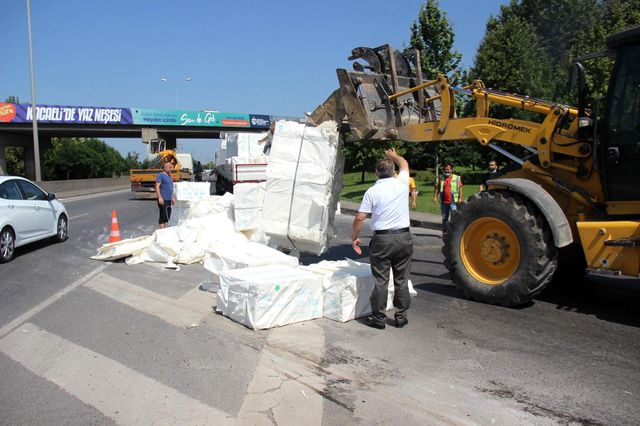 tirin kasasi acildi urunler yola dokuldu 2 14298609 o