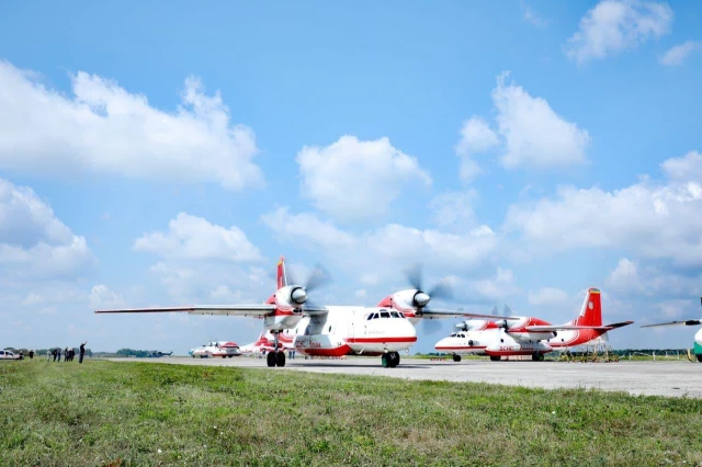 ukrayna, yangınlarla mücadeleye destek için türkiye'ye 2 itfaiye uçağı ve özel ekip gönderdi