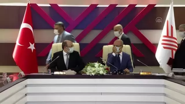 YÖK Başkanı Prof. Dr. Erol Özvar, görevine başladı