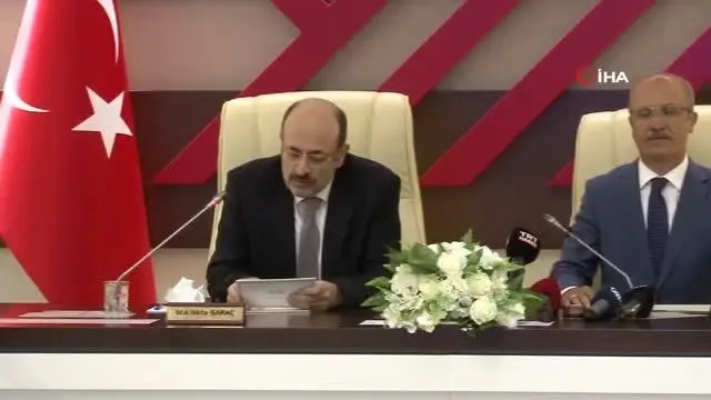 YÖK Başkanı Yekta Saraç, düzenlenen törenle görevini Prof. Dr. Erol Özvar'a devretti