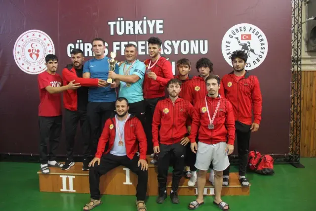 Zara Belediye Güreş, 2. Ligi 3. olarak tamamladı