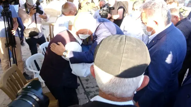 Son dakika haberleri: Adalet Bakanı Gül ve Kurtulmuş'tan katledilen ailenin yakınlarına taziye ziyareti