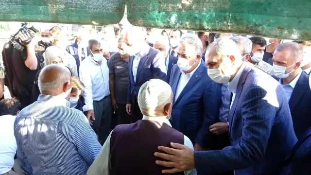 Son dakika haberleri: Adalet Bakanı Gül ve Kurtulmuş'tan katledilen ailenin yakınlarına taziye ziyareti