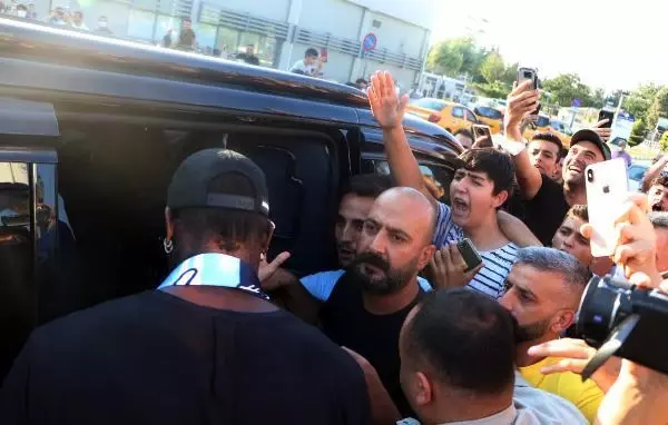 SPOR Adana'da Mario Balotelli izdihamı