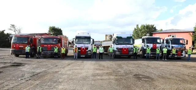 Ağrı'dan Antalya'daki yangınlara iş makinesi desteği