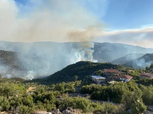 Son dakika haberi! Akseki'de orman yangını devam ediyor