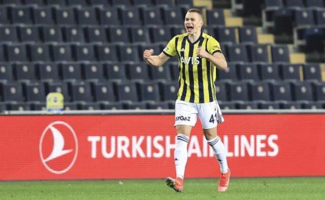 Alman devi Borussia Dortmund, Szalai için Fenerbahçe'ye resmi teklif yaptı