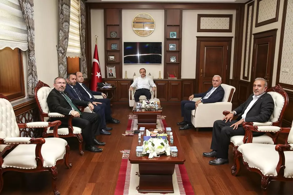 Anavatan Partisi Genel Başkanı İbrahim Çelebi Vali Cüneyt Epcim'i Ziyaret Etti