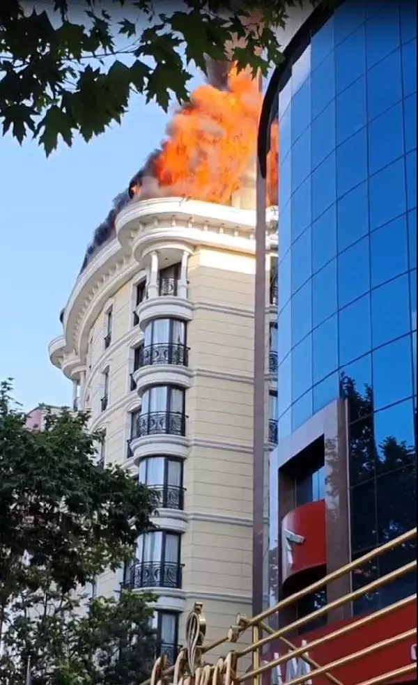 Ankara'da otelin çatısında çıkan yangın korkuttu