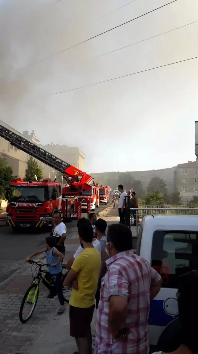 Ataşehir�de mobilya fabrikasında korkutan yangın Haberler