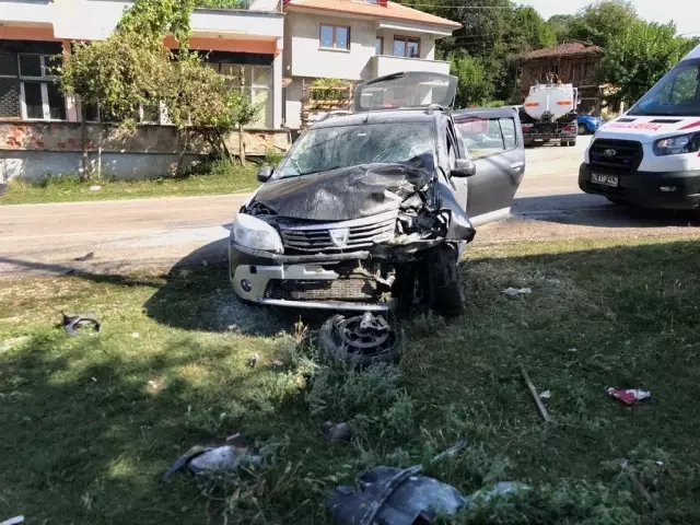 Bartın'da motosiklet otomobille çarpıştı: 1 ağır yaralı