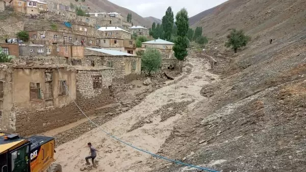 Başkale İlçemizde Devam Eden Sel Felaketi ile ilgili Basın Açıklaması