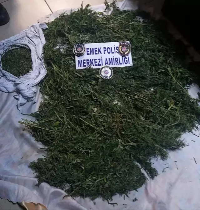 Bursa'da Gece Kartalları 2,5 kg uyuşturucu madde ele geçirdi