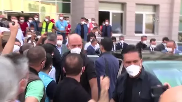 Cumhurbaşkanı Erdoğan, izcileri izci selamıyla selamladı