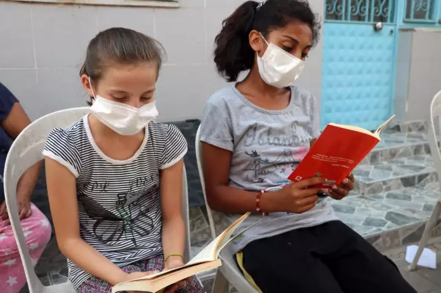 Edirne'de bir mahallede okul müdürü ve muhtarın girişimiyle okuma seferberliği başlatıldı