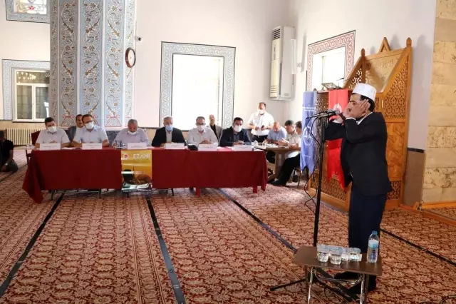 Ezanı en güzel şekilde okumak için yarıştılar