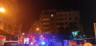 Mareşal Fevzi Çakmak: Güngören'de 5 katlı apartmanın çatı katında çıkan yangın söndürüldü Mareşal Fevzi Çakmak: Güngören'de 5 katlı apartmanın çatı katında çıkan yangın söndürüldü