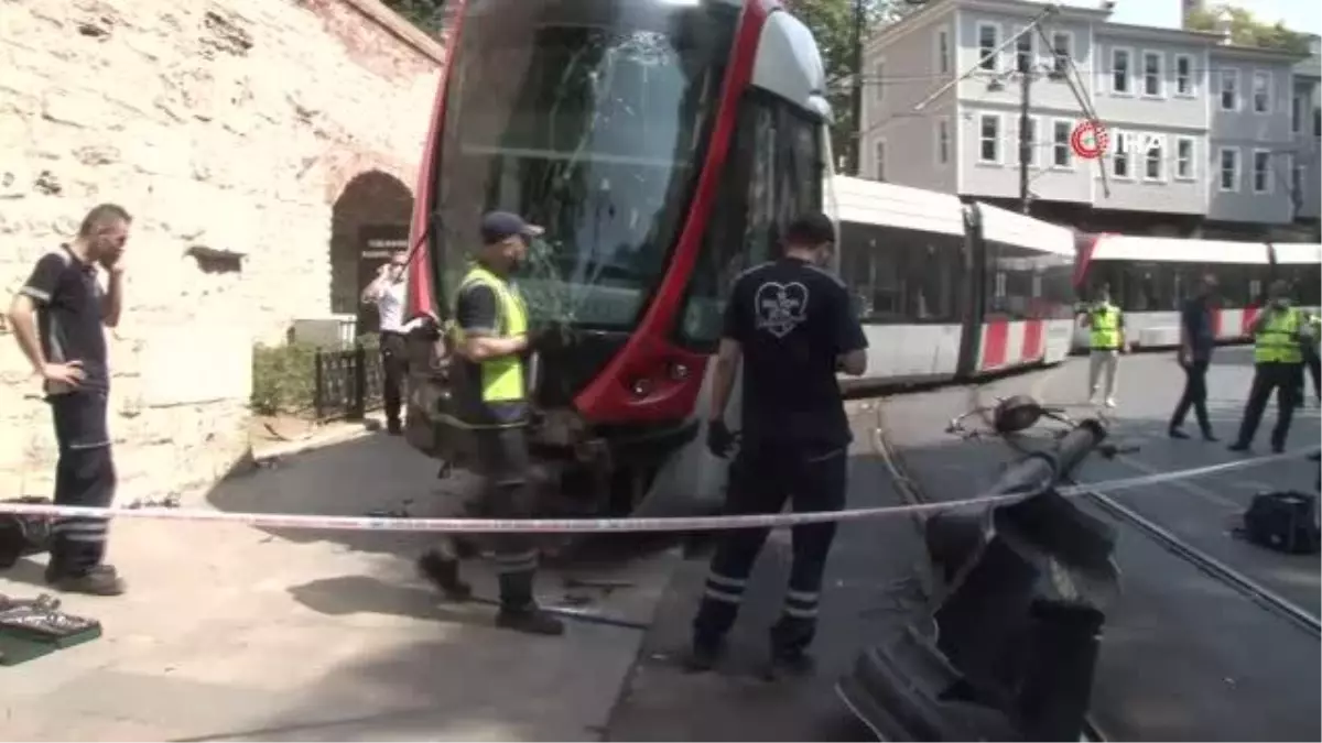 İstanbul'da tramvay raydan çıktı