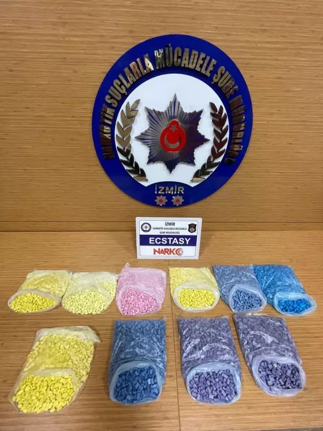 Bir kamyonda 10 bin 70 uyuşturucu hap ele geçirildi