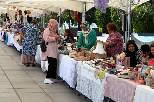 Kadınların pandemi döneminde ürettiği tüm eserler bu sergide