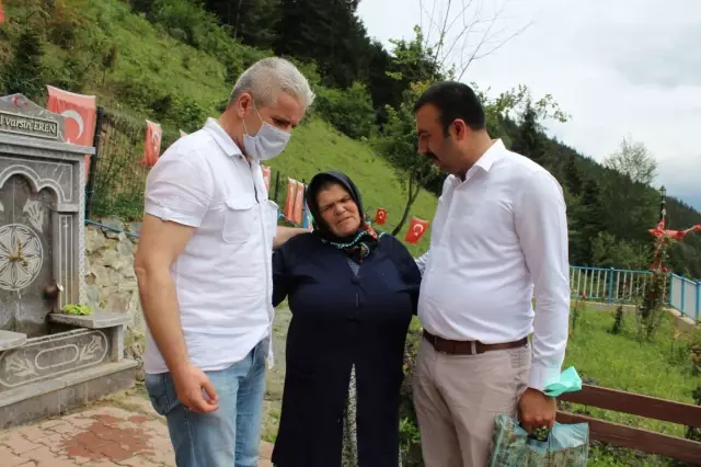 Kırşehirli şehit aileleri, Bozkırdan Karadeniz'e Kardeşlik Gezisi nde şehit Eren Bülbül'ün ailesini ziyaret etti