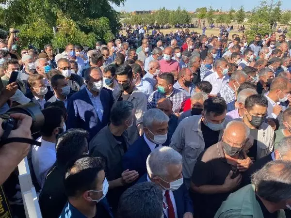 7 KİŞİNİN CENAZELERİ TOPRAĞA VERİLDİ