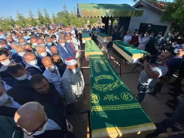 7 KİŞİNİN CENAZELERİ TOPRAĞA VERİLDİ