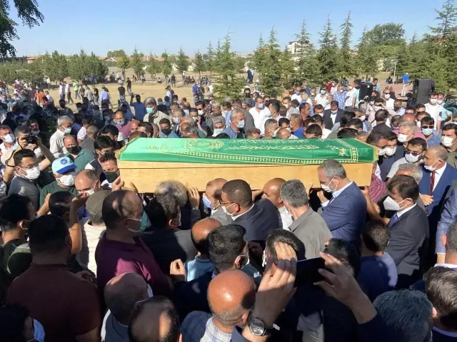 Son dakika haberleri: Adalet Bakanı Gül ve Kurtulmuş'tan katledilen ailenin yakınlarına taziye ziyareti