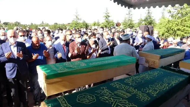 Son dakika haberleri: Adalet Bakanı Gül ve Kurtulmuş'tan katledilen ailenin yakınlarına taziye ziyareti