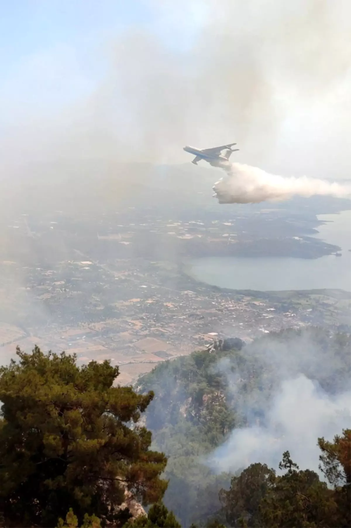 Köyceğiz'de yangın devam ediyor