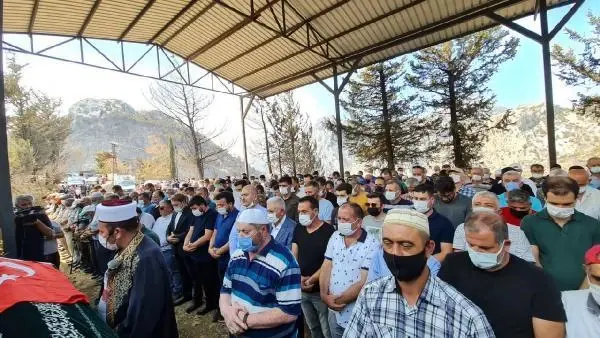 Son dakika: Manavgat'taki büyük yangın 4'üncü gününde; 2 orman işçisi yaşamını yitirdi (12)