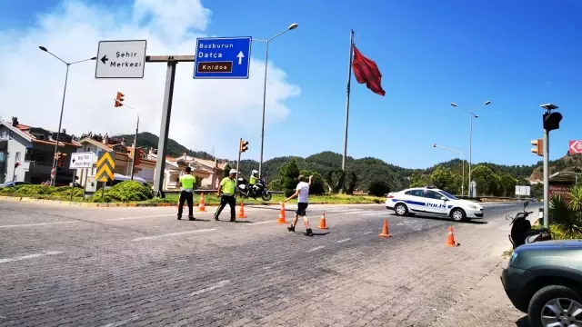 Datça yolu trafiğe kapatıldı
