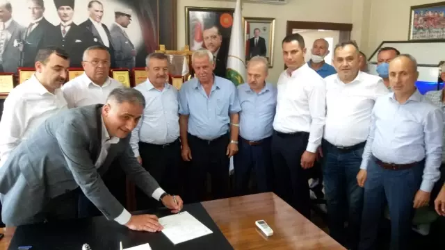 MHP'li meclis üyesi AK Parti'ye geçti